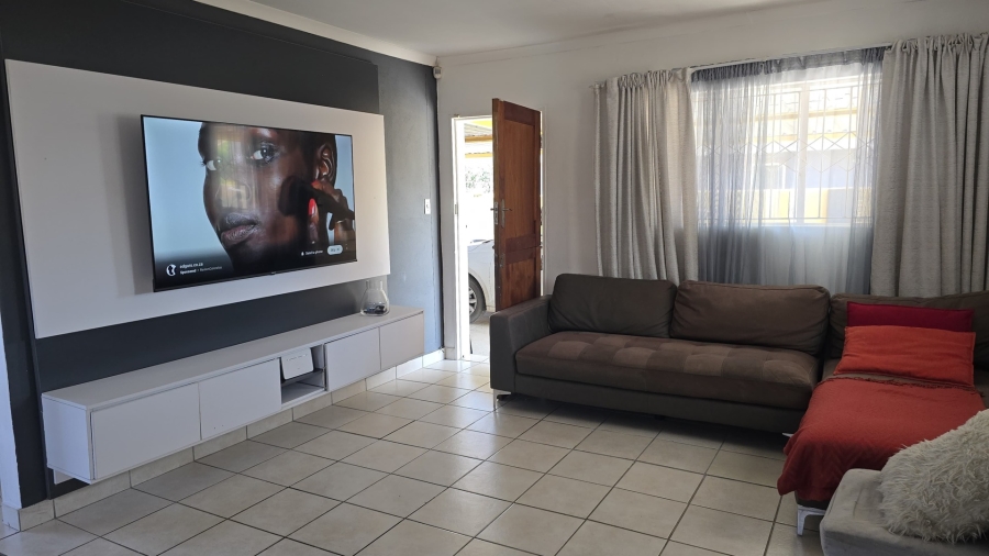 2 Bedroom Property for Sale in Freedom Park North West